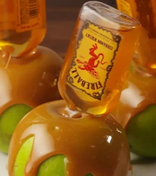10 DIY Unique Gourmet Caramel Apples