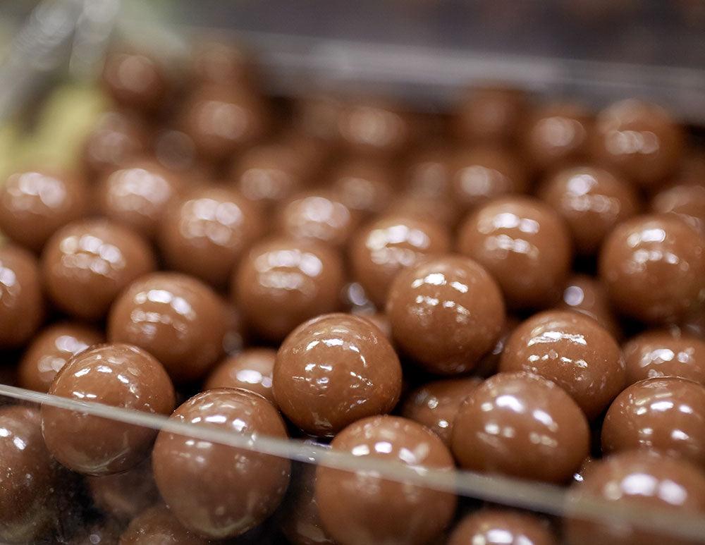 Why Your Business Should Buy Chocolate in Bulk - Royal Wholesale