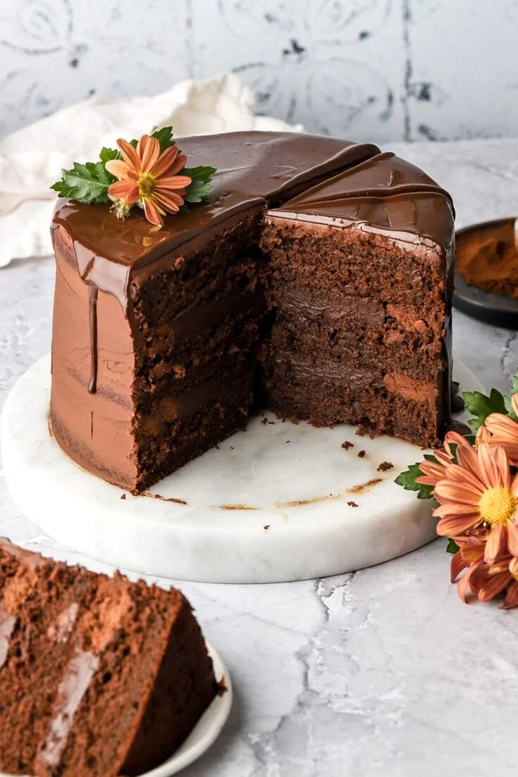 Elevate Your Cupcake Game with Chocolate Ganache!